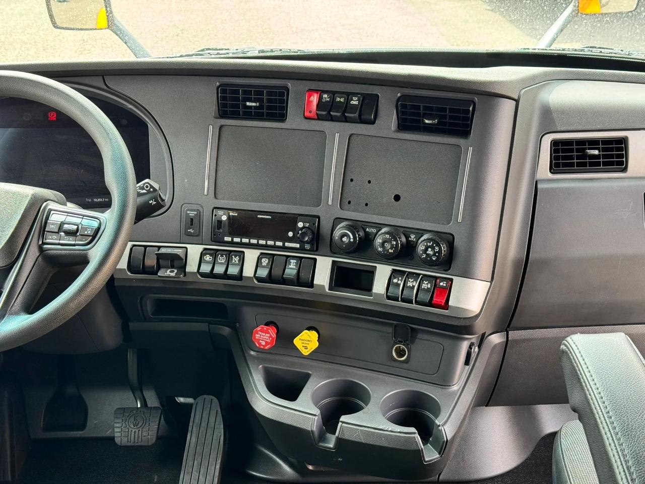 Kenworth 310  2023