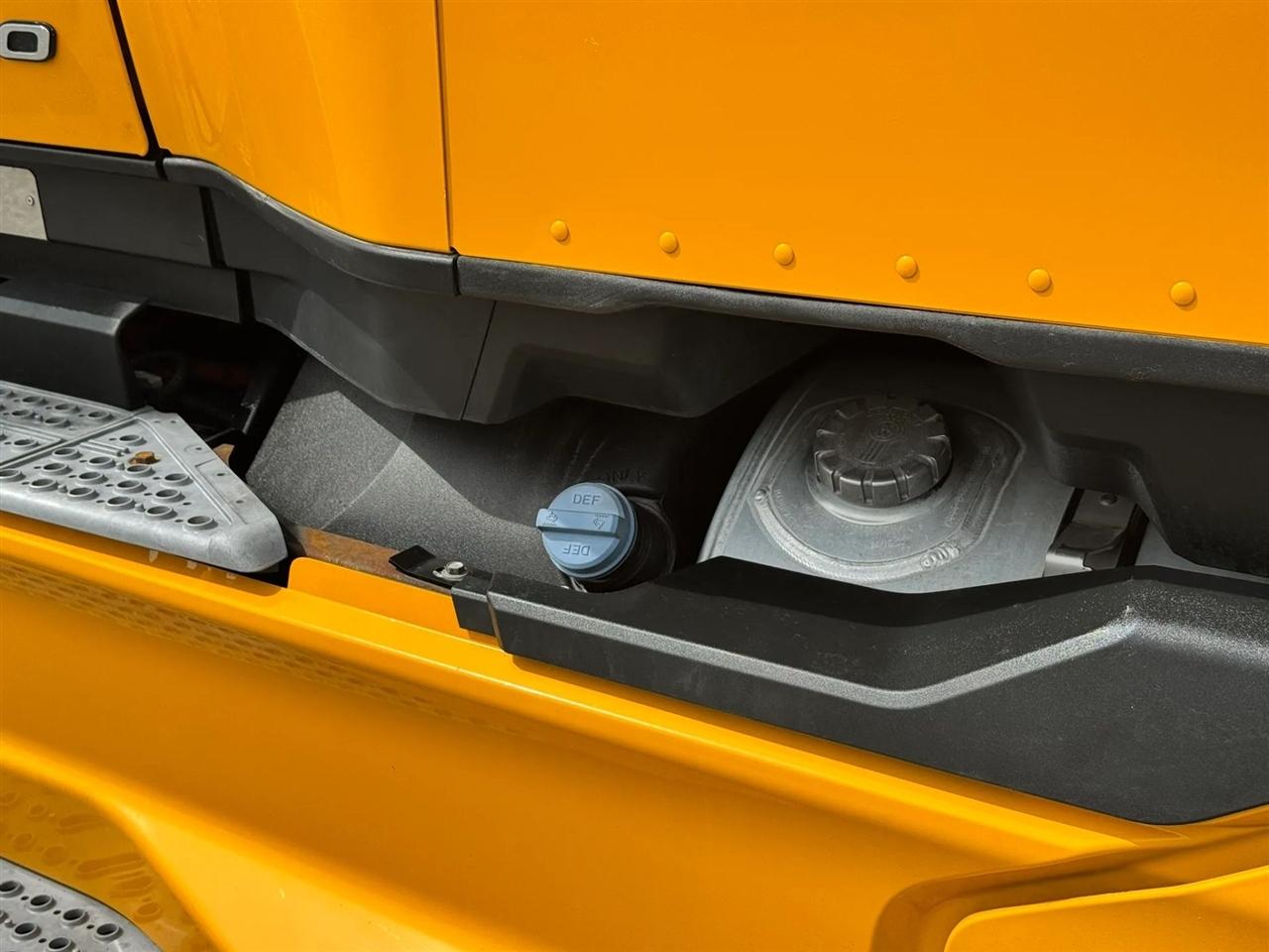 Kenworth 310  2023