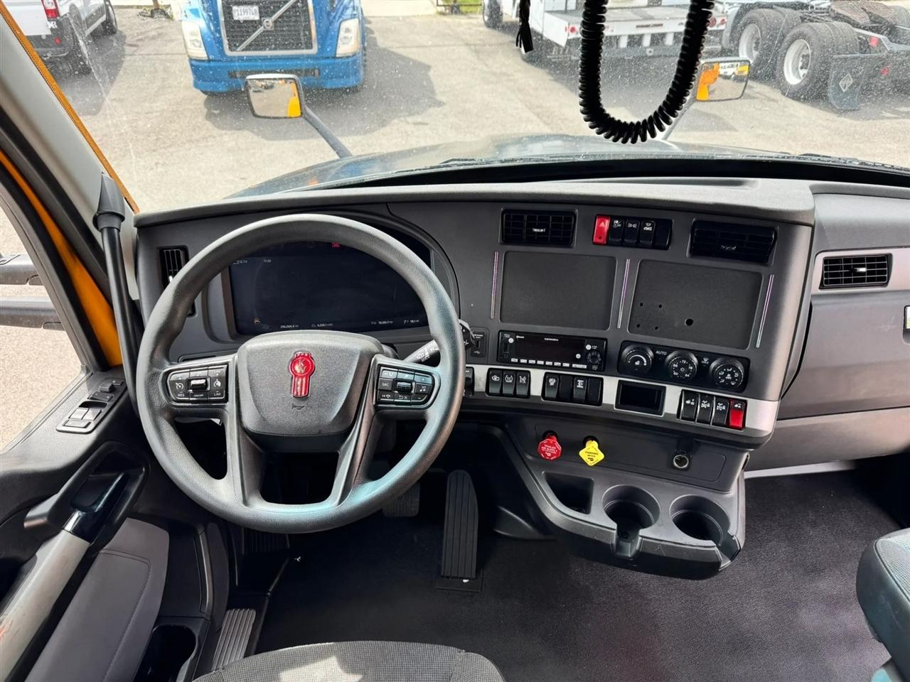 Kenworth 310  2023