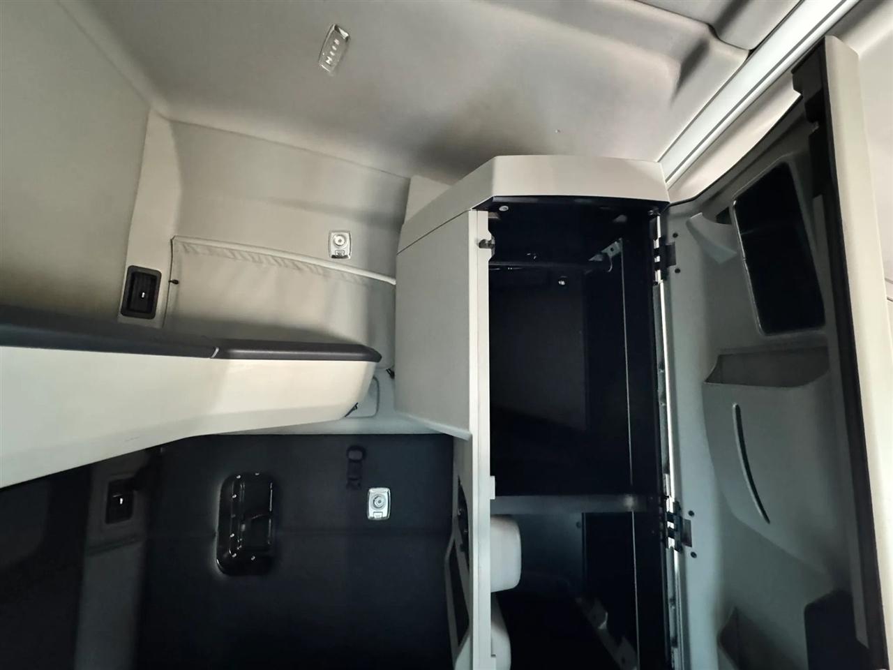 Kenworth 310  2023