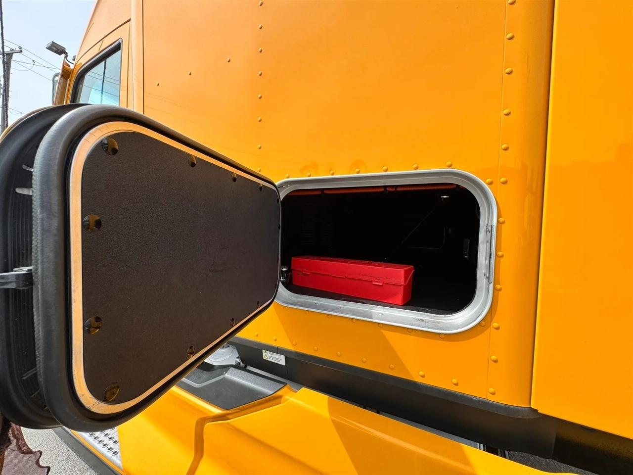 Kenworth 310  2023