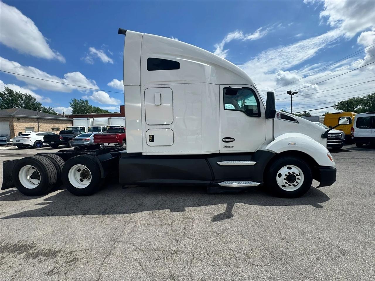 Kenworth 310  2022