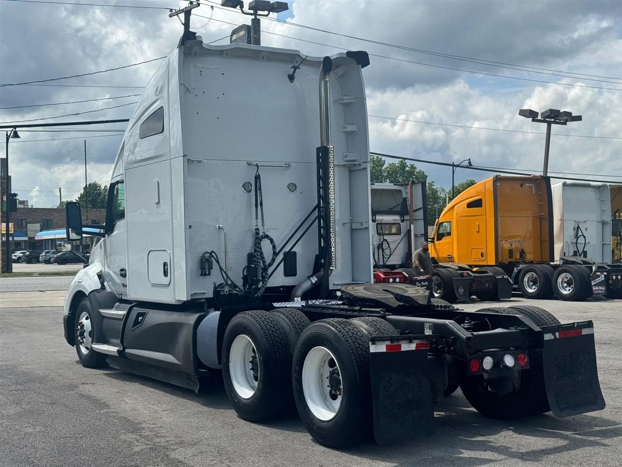 Kenworth 310  2022