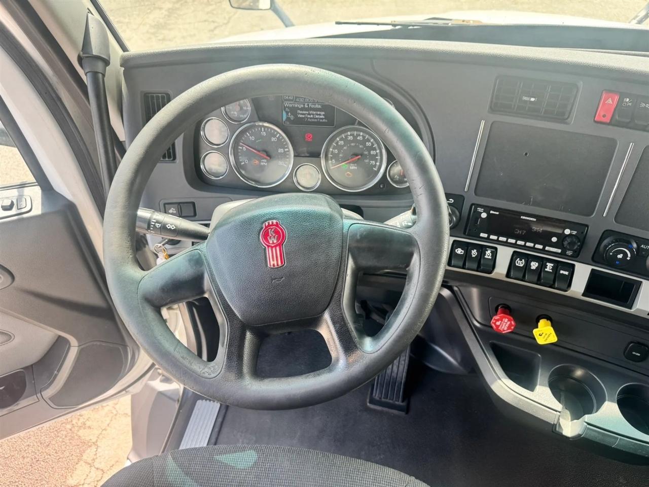 Kenworth 310  2022