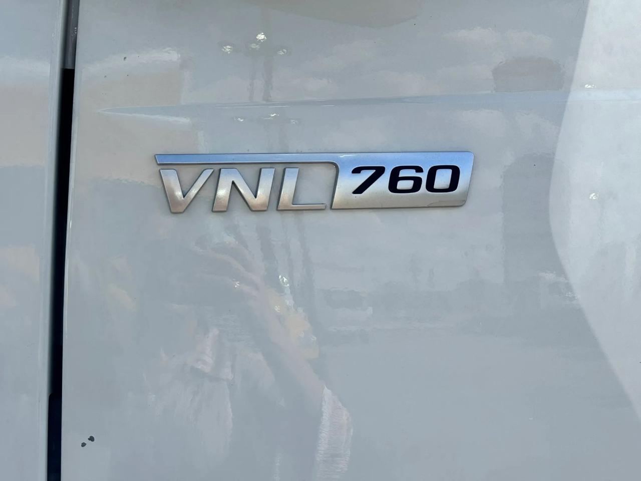 Volvo VNL  2020