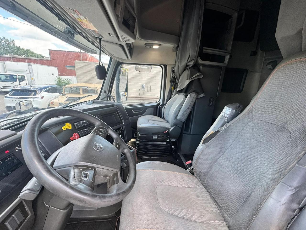 Volvo VNL  2020