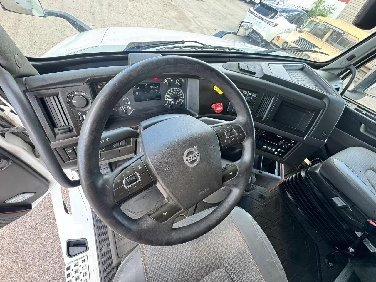 Volvo VNL  2020