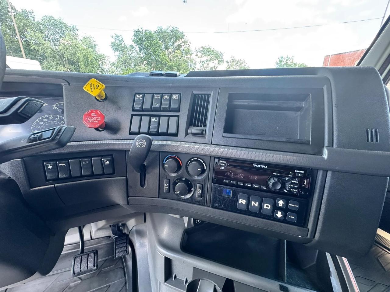 Volvo VNL  2020