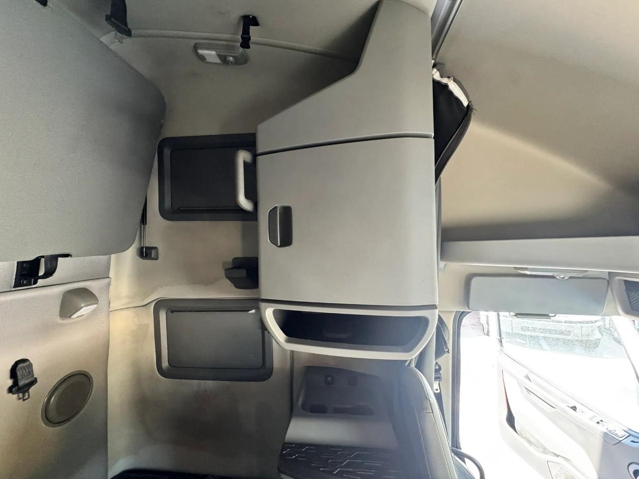Volvo VNL  2020