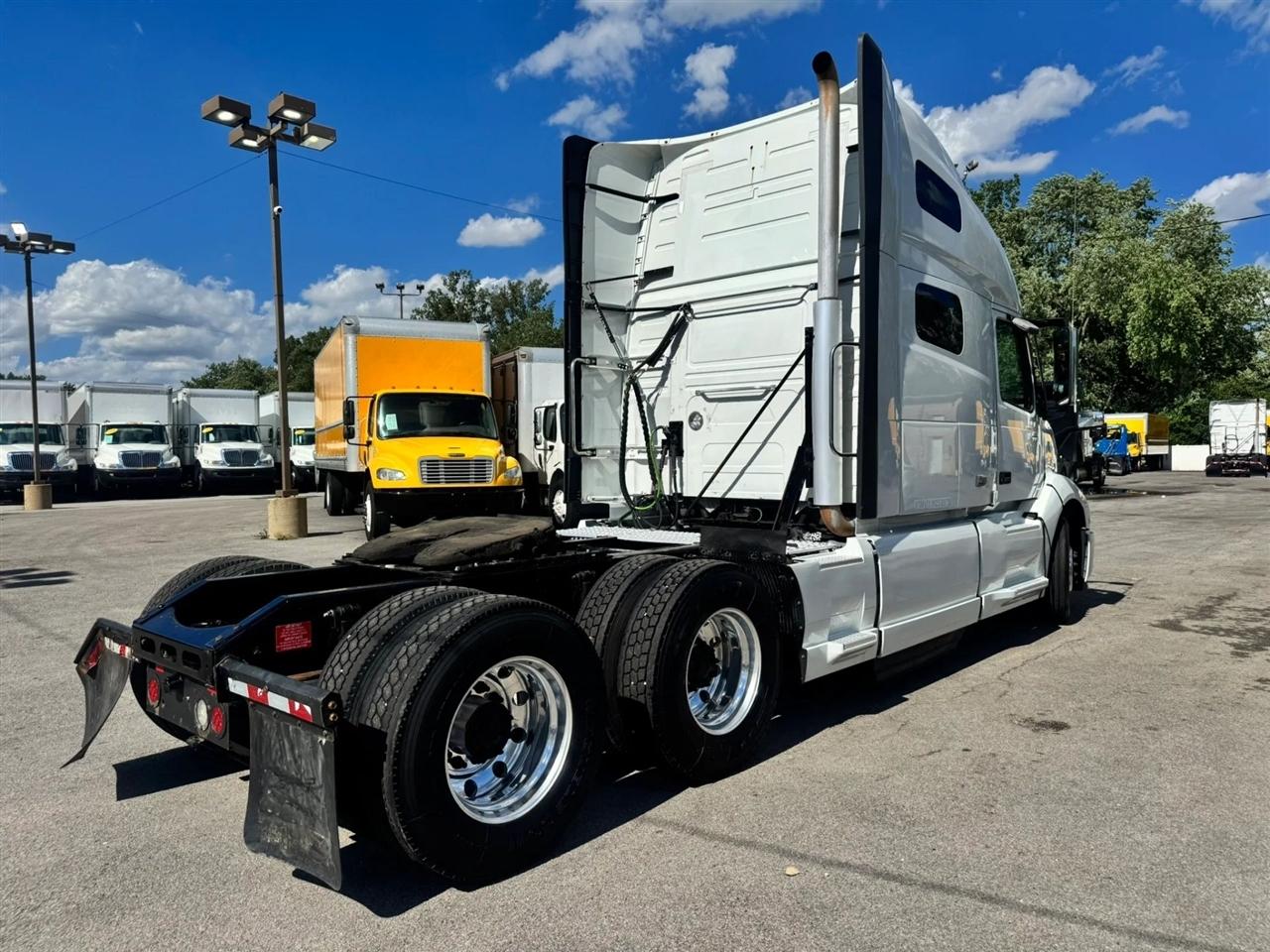 Volvo VNL  2020
