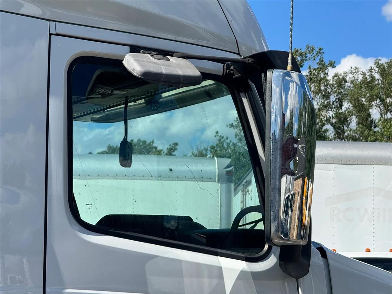 Volvo VNL  2020
