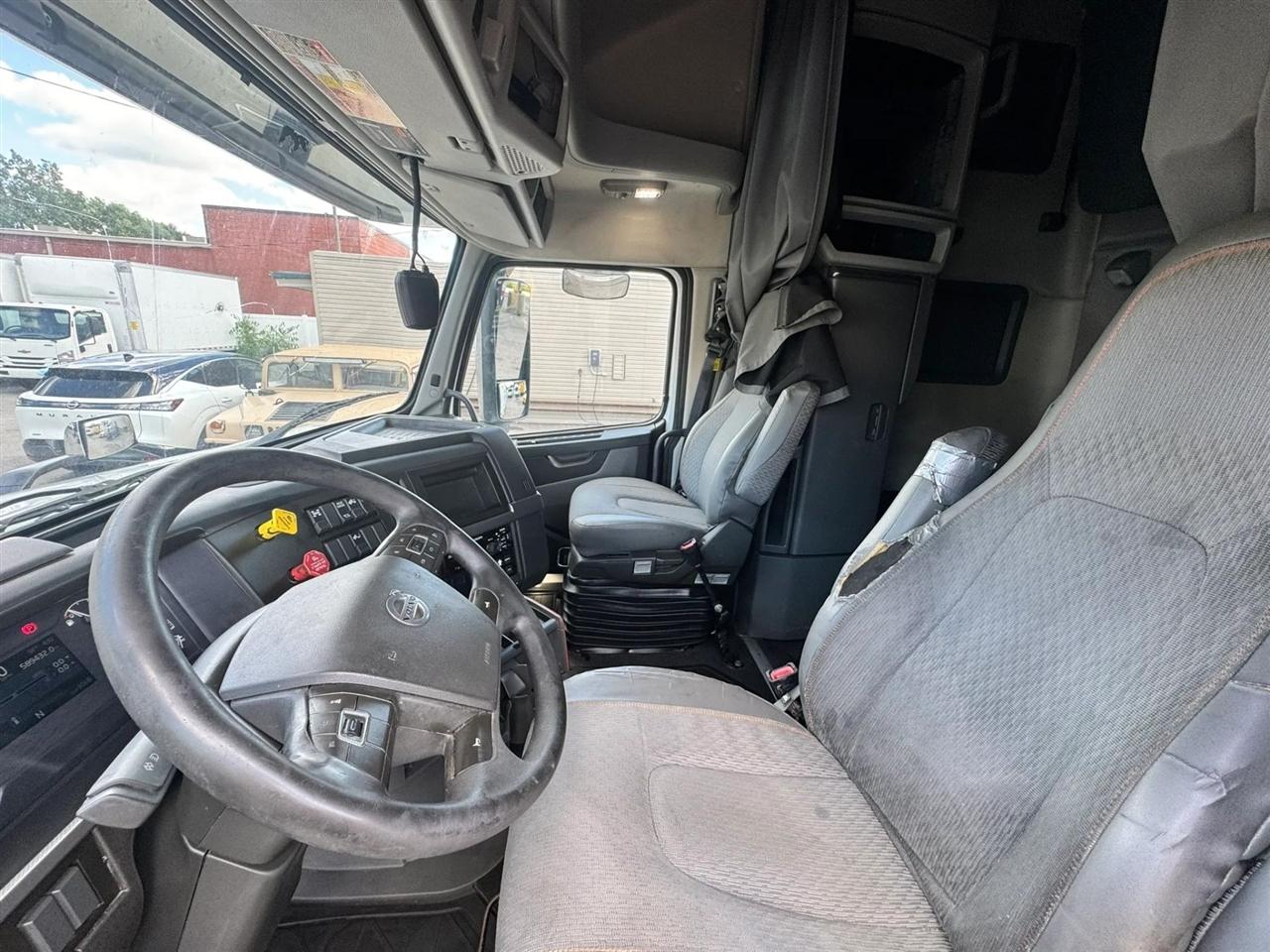 Volvo VNL  2020