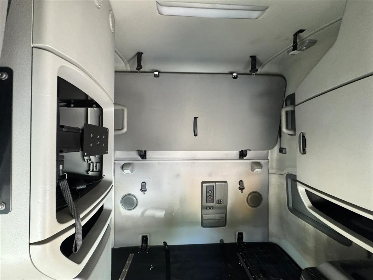 Volvo VNL  2020