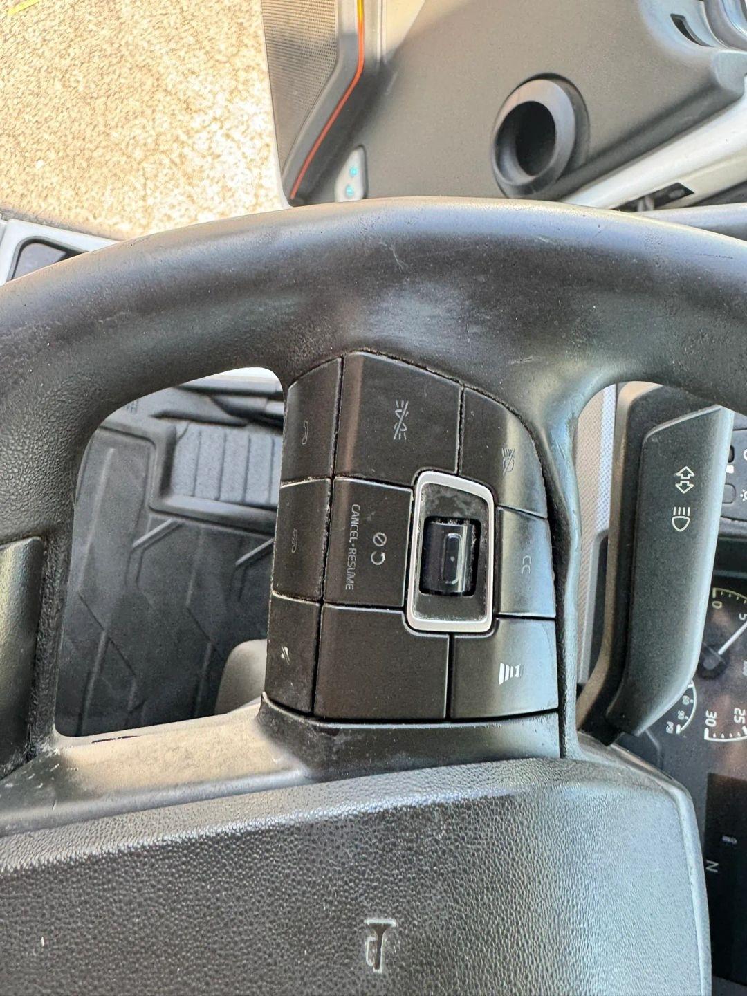 Volvo VNL  2020
