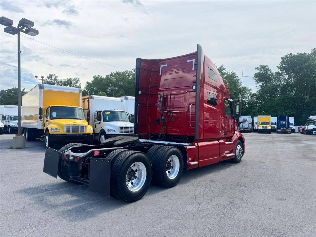 Volvo VNL  2020