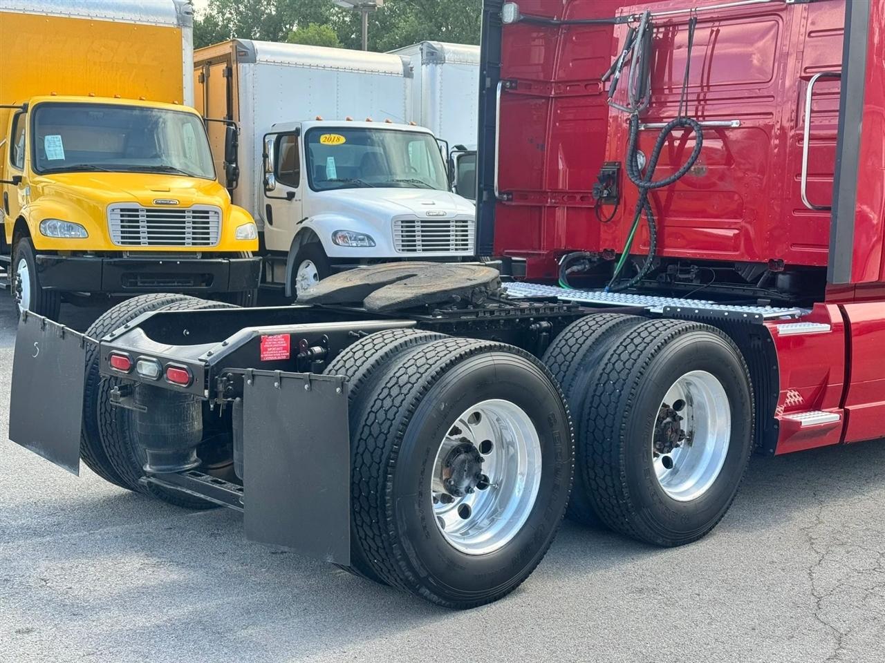 Volvo VNL  2020