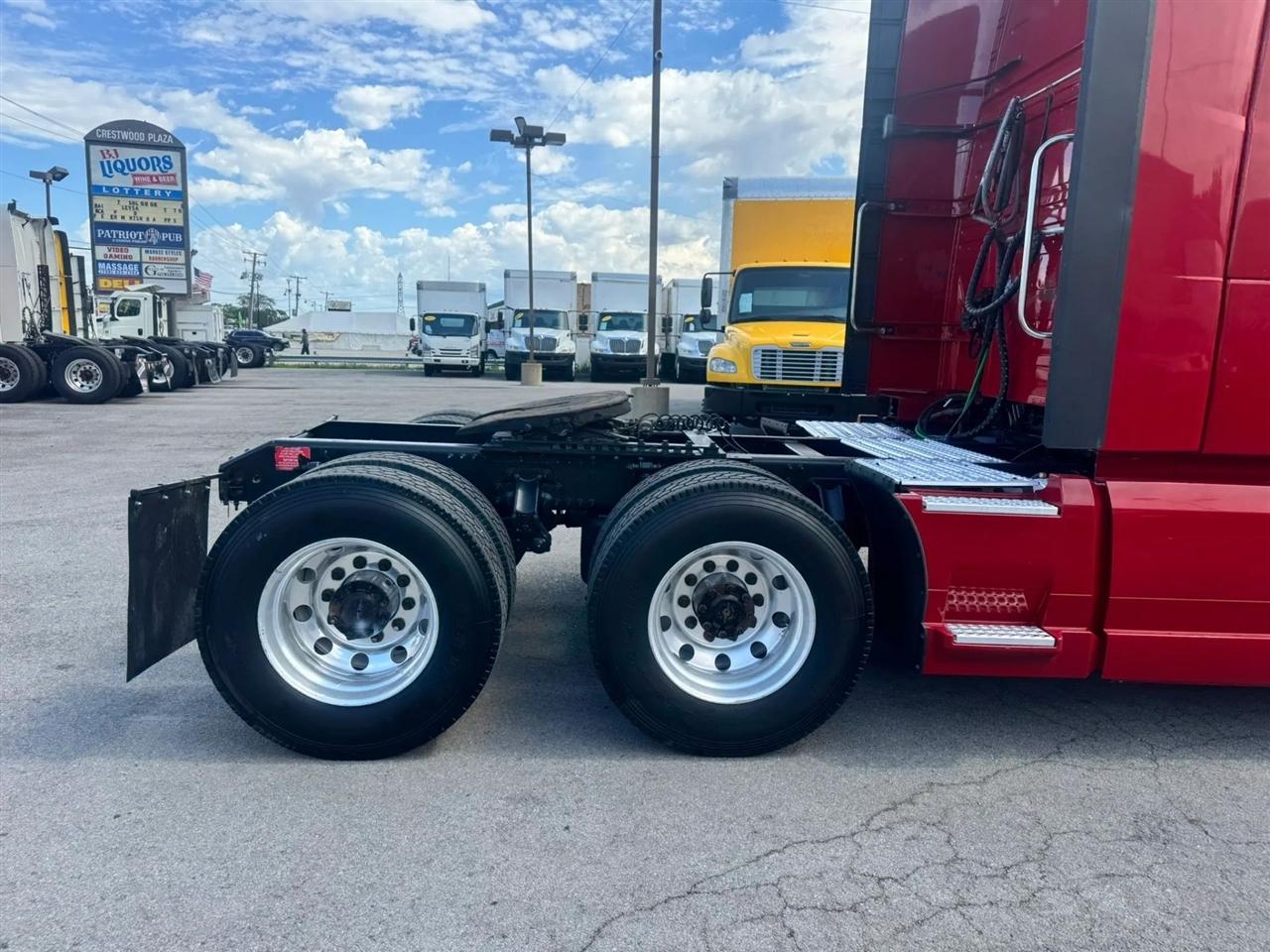 Volvo VNL  2020