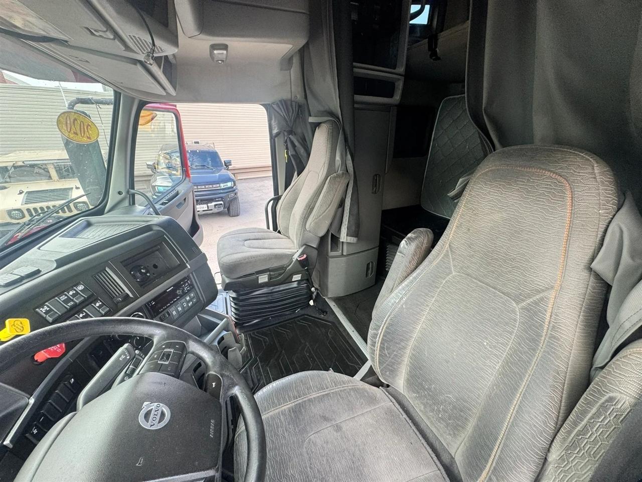 Volvo VNL  2020