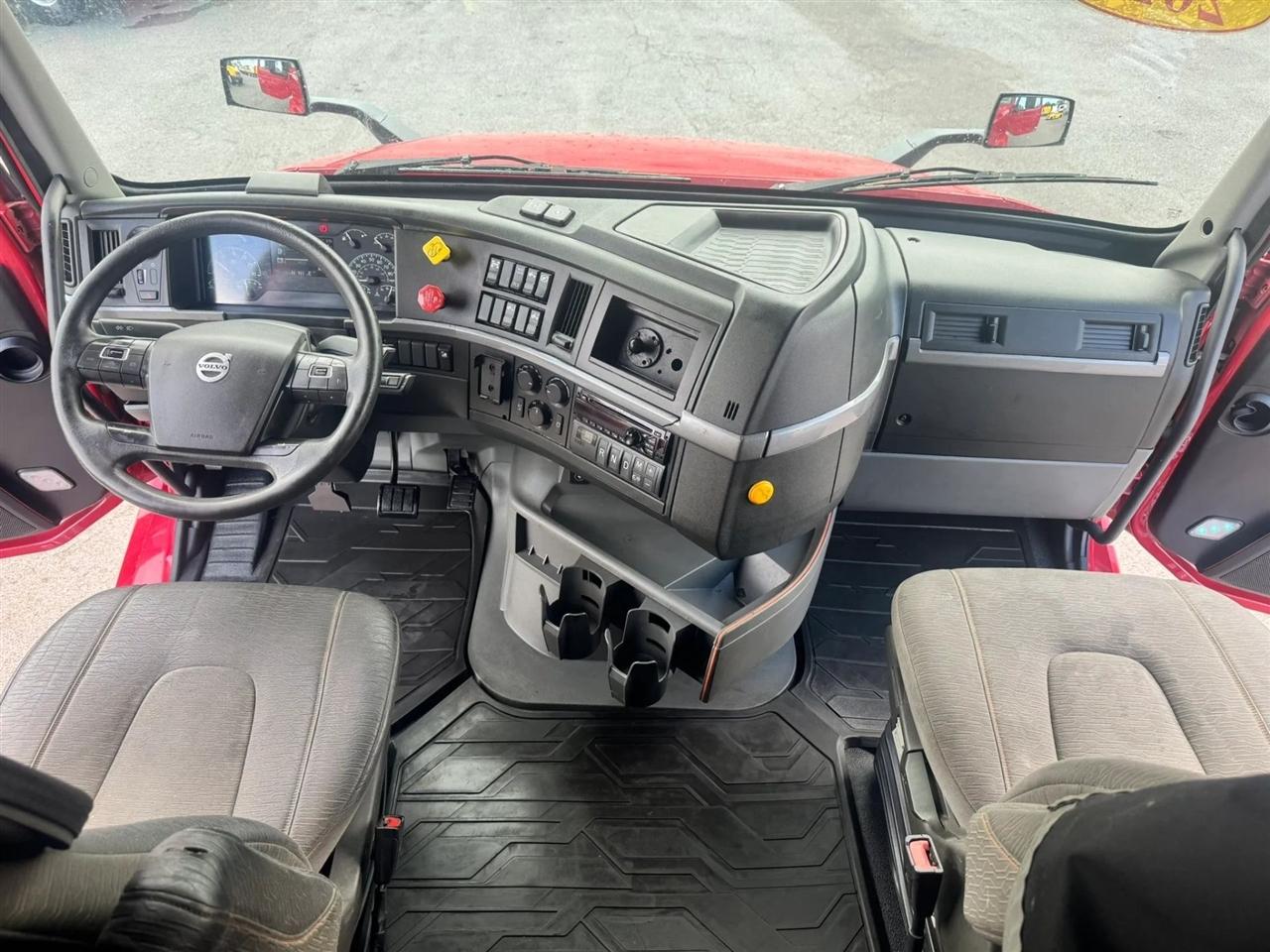 Volvo VNL  2020