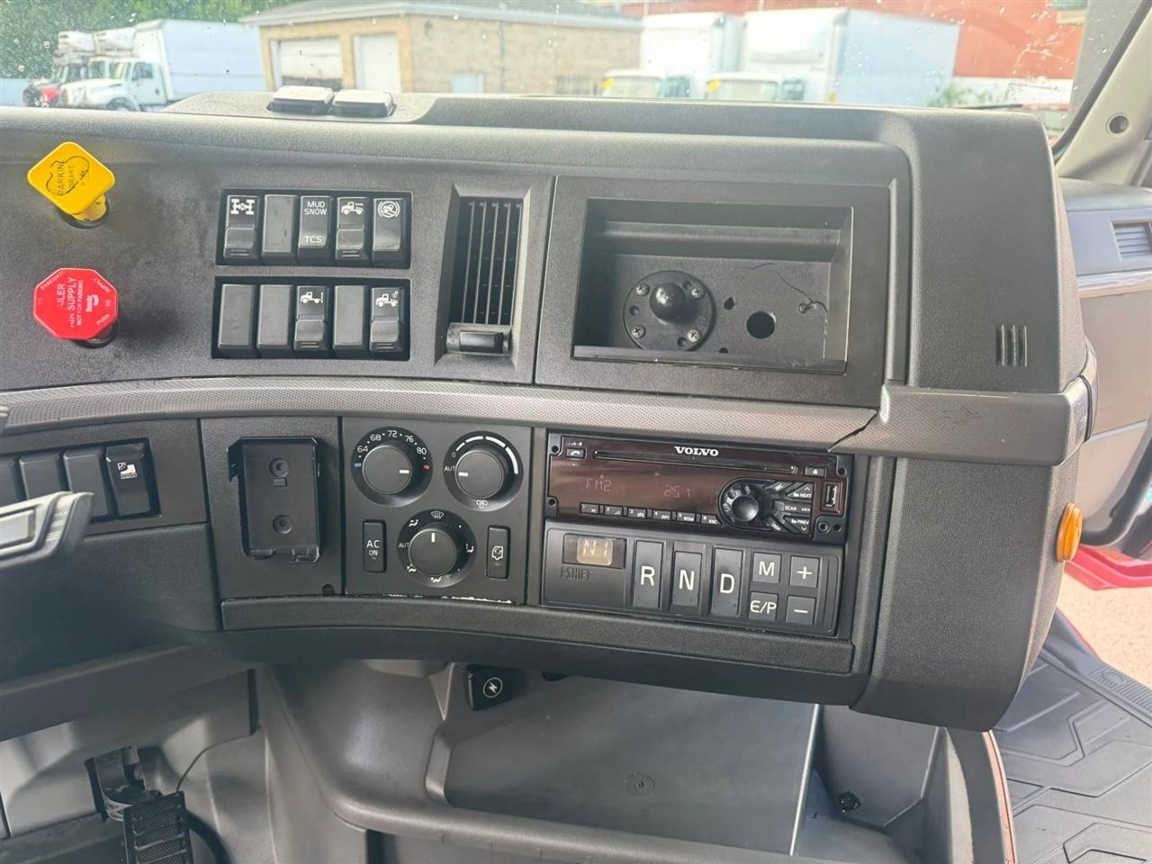 Volvo VNL  2020