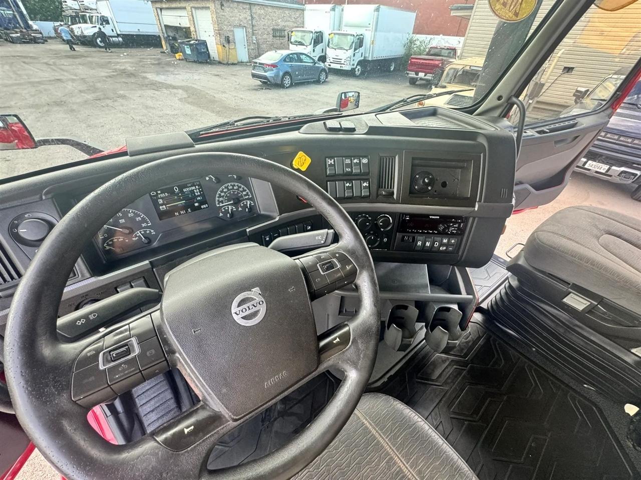Volvo VNL  2020