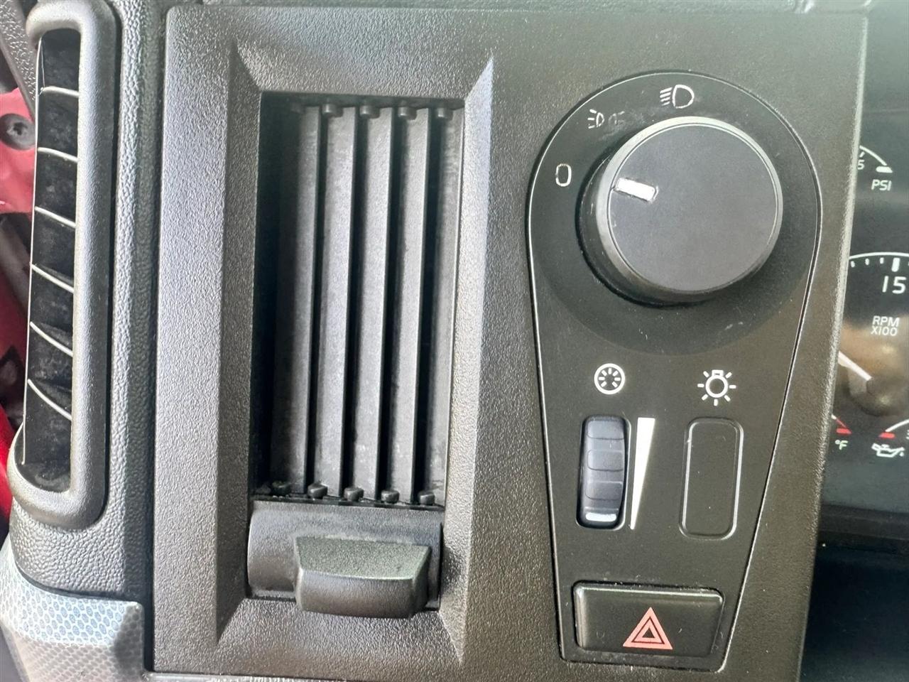 Volvo VNL  2020