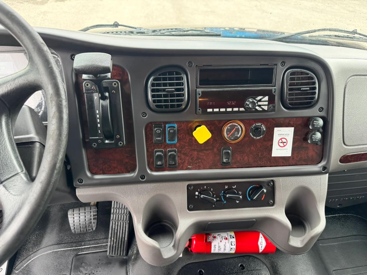 Freightliner M2 106 Medium Duty  2018