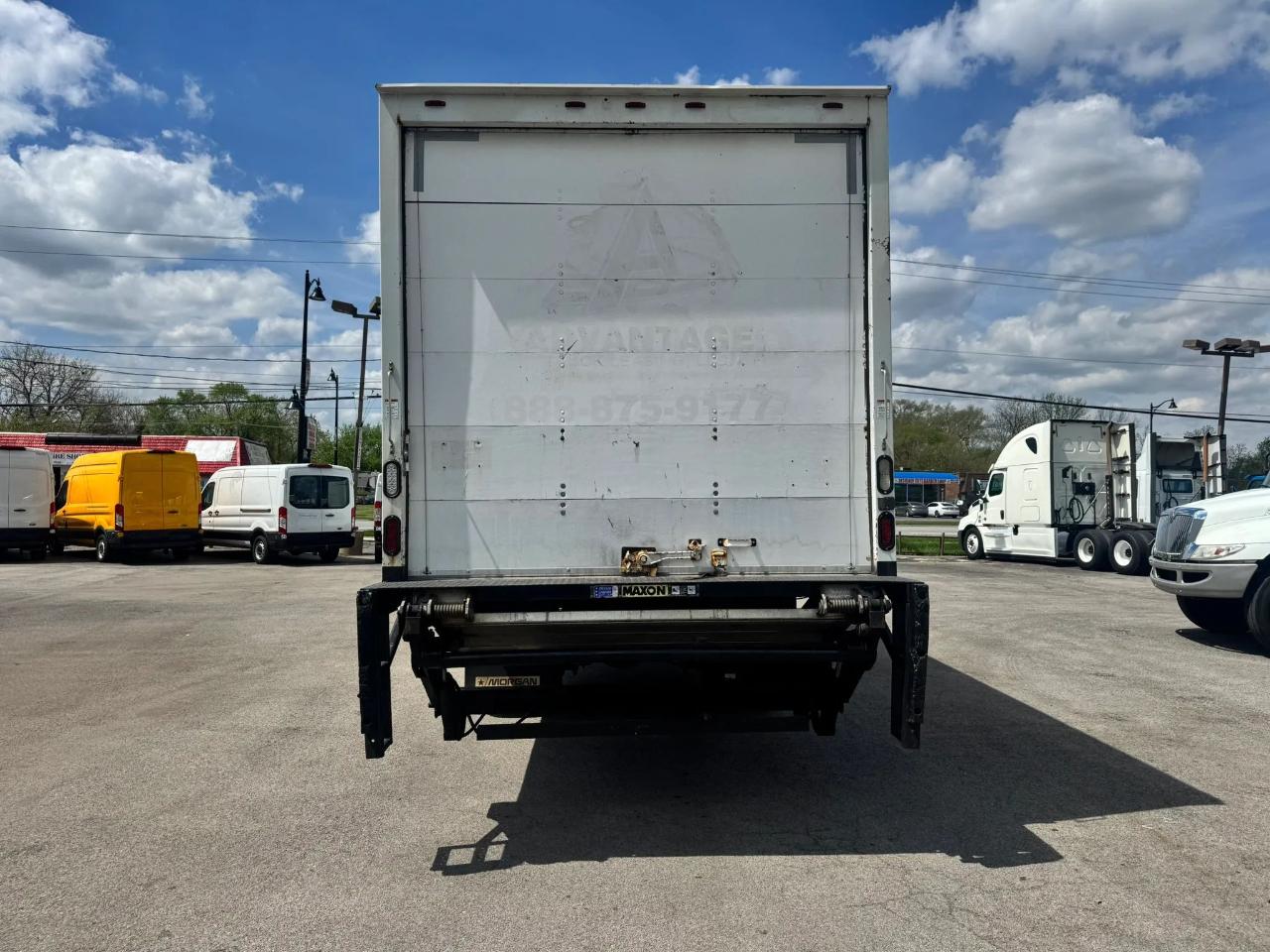 Freightliner M2-106  2017