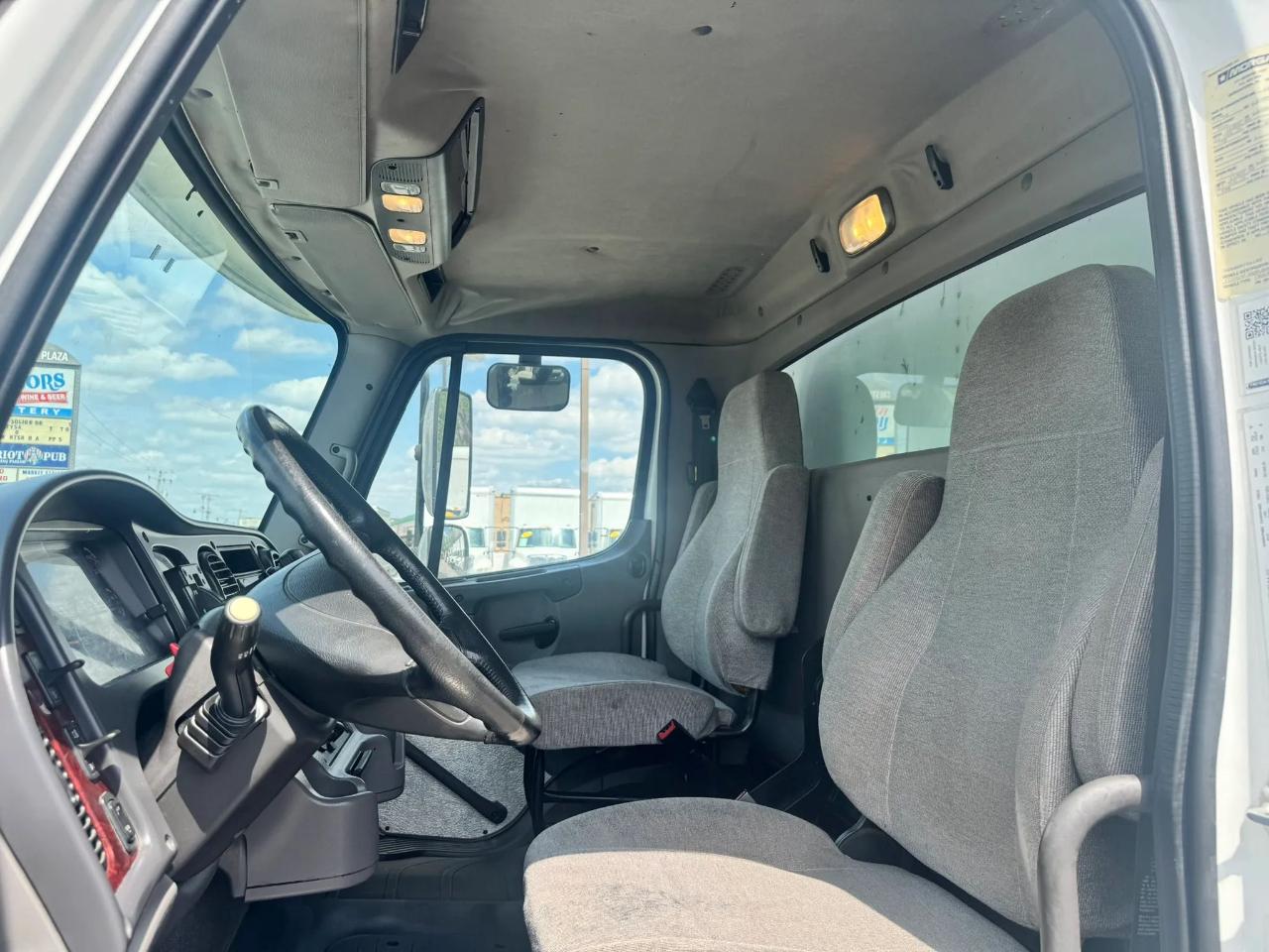 Freightliner M2-106  2017