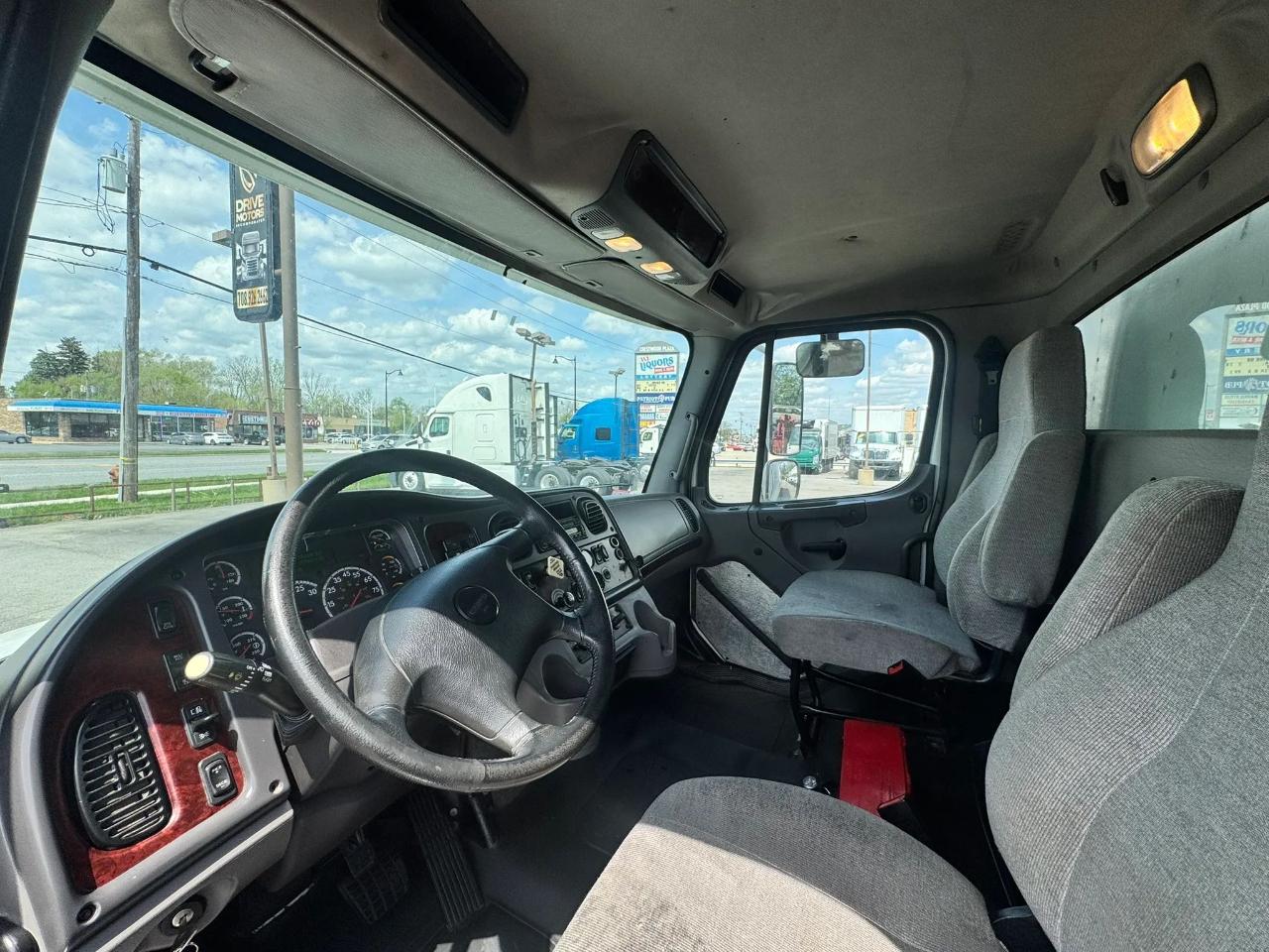 Freightliner M2-106  2017