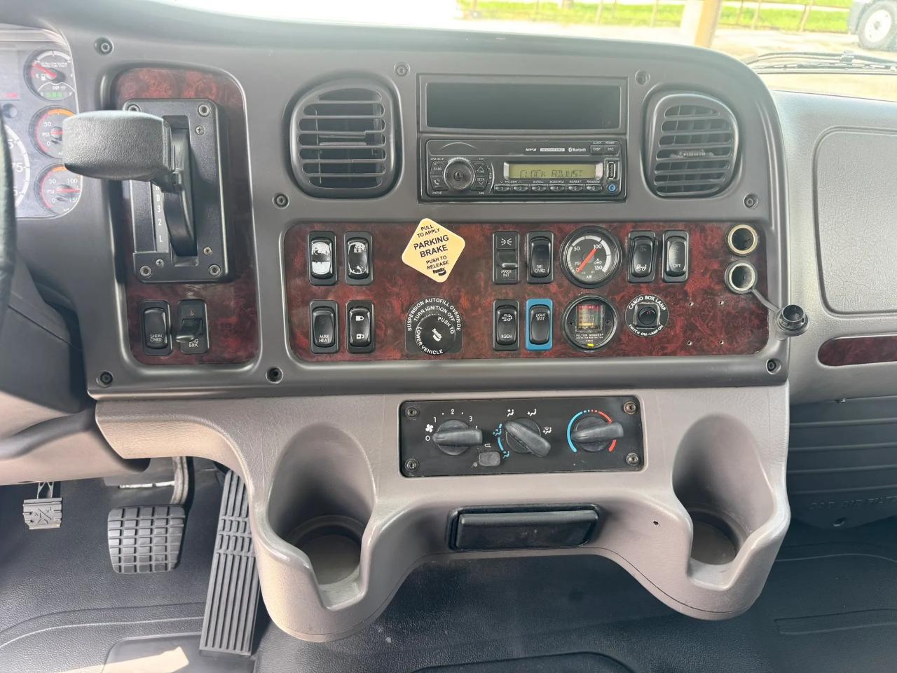 Freightliner M2-106  2017