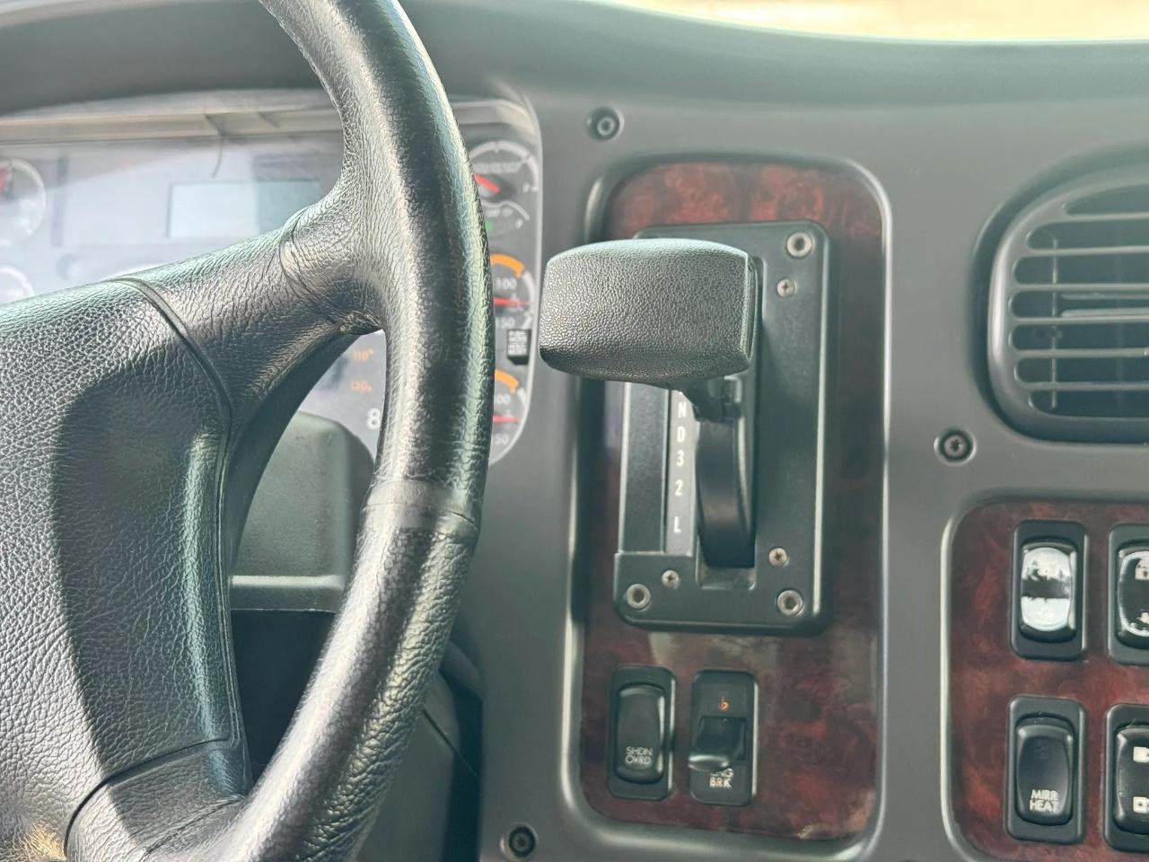 Freightliner M2-106  2017