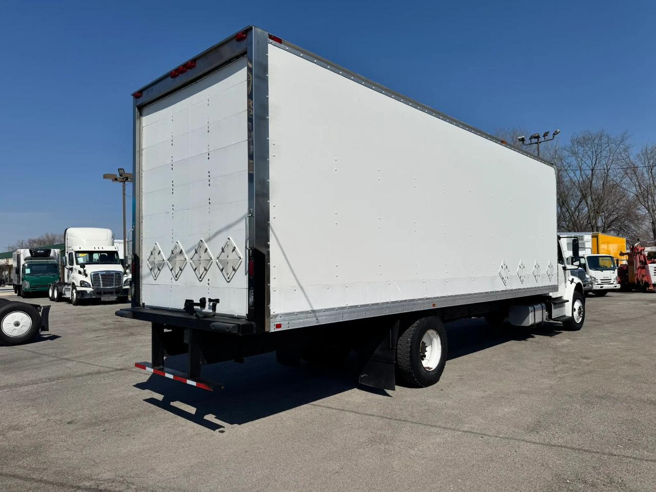 Freightliner M2 106 Medium Duty  2016