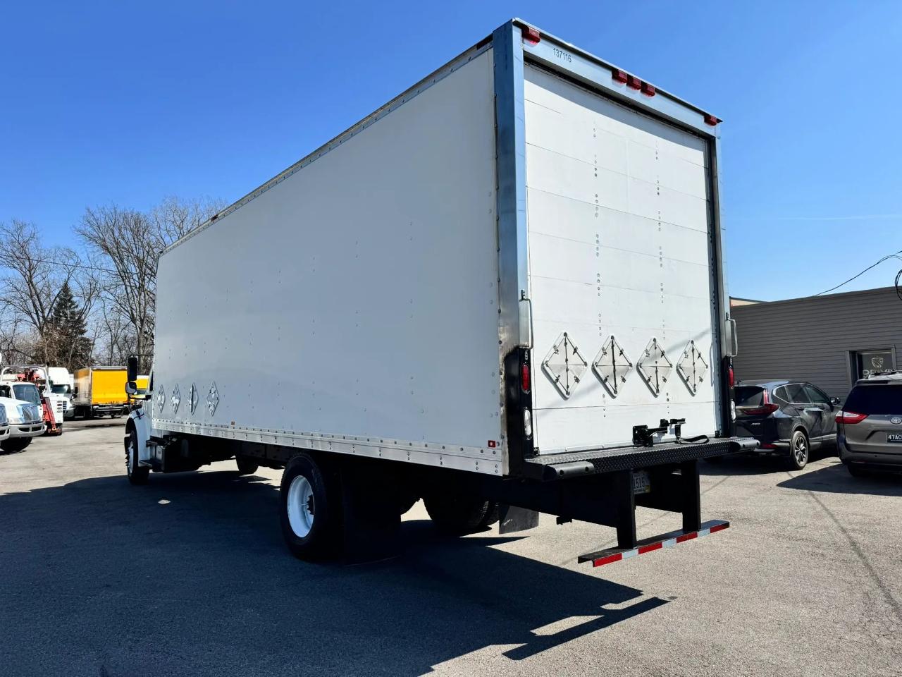 Freightliner M2 106 Medium Duty  2016