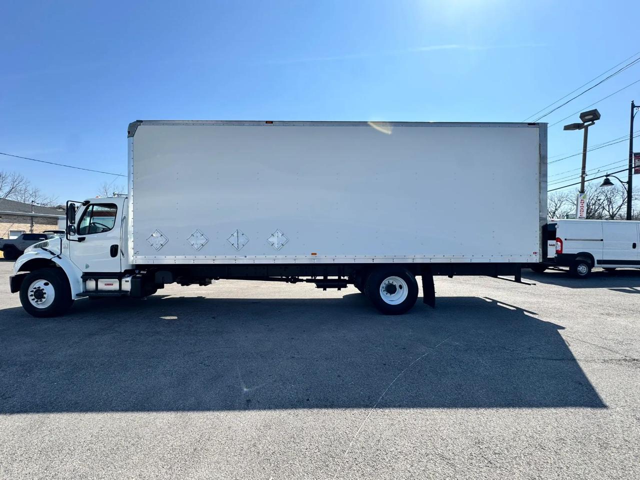 Freightliner M2 106 Medium Duty  2016