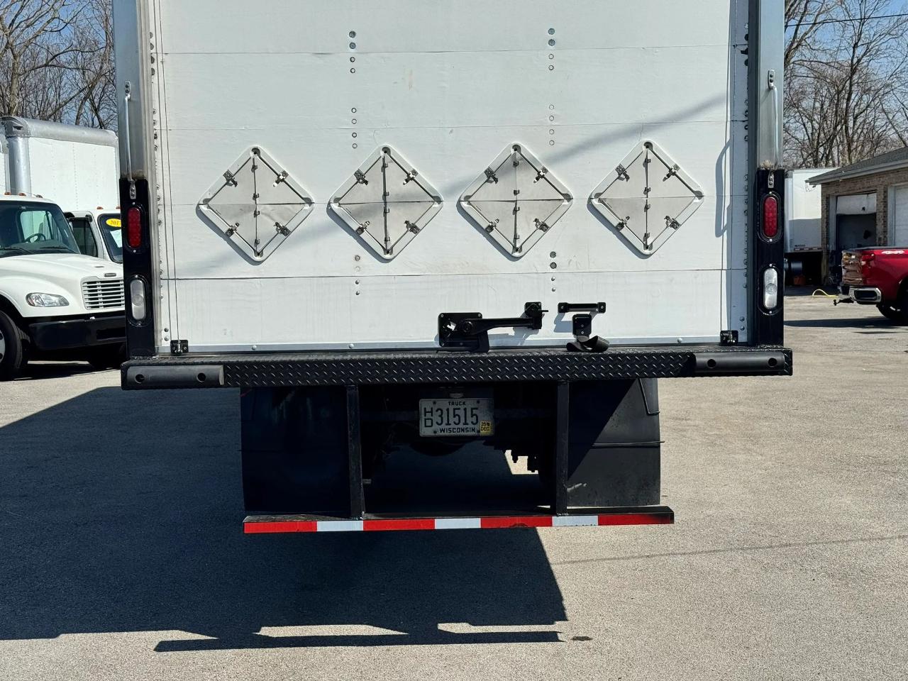 Freightliner M2 106 Medium Duty  2016