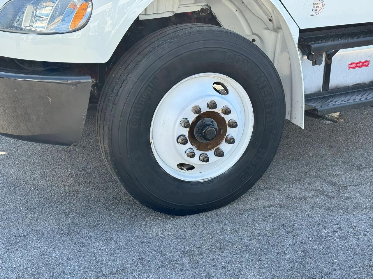 Freightliner M2 106 Medium Duty  2016