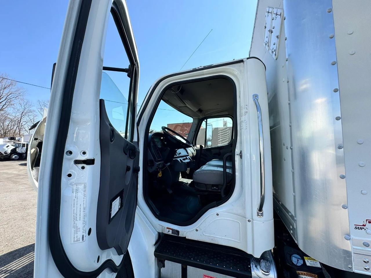 Freightliner M2 106 Medium Duty  2016