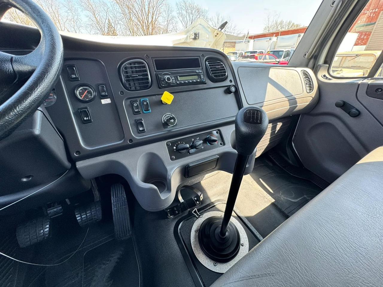 Freightliner M2 106 Medium Duty  2016