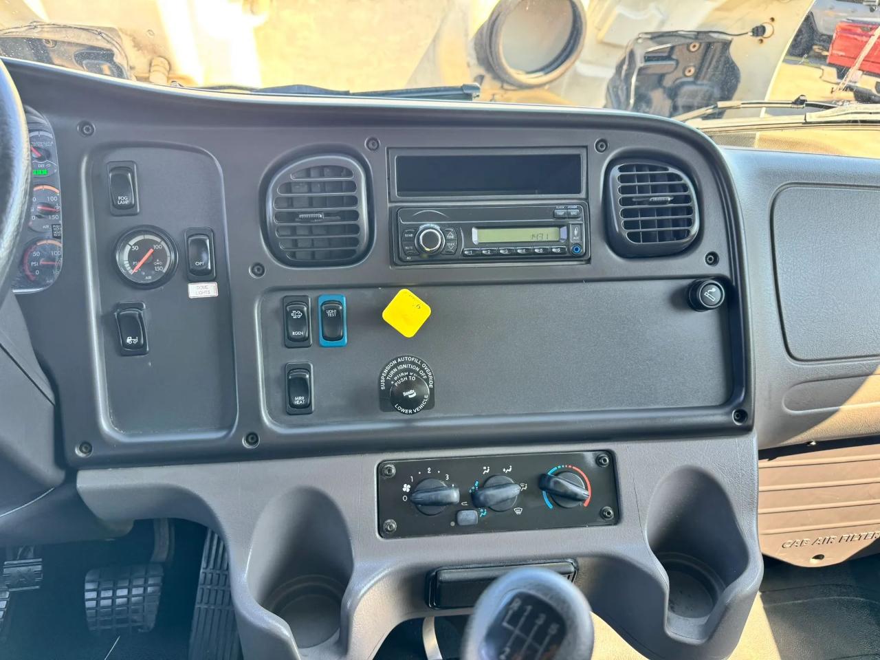 Freightliner M2 106 Medium Duty  2016