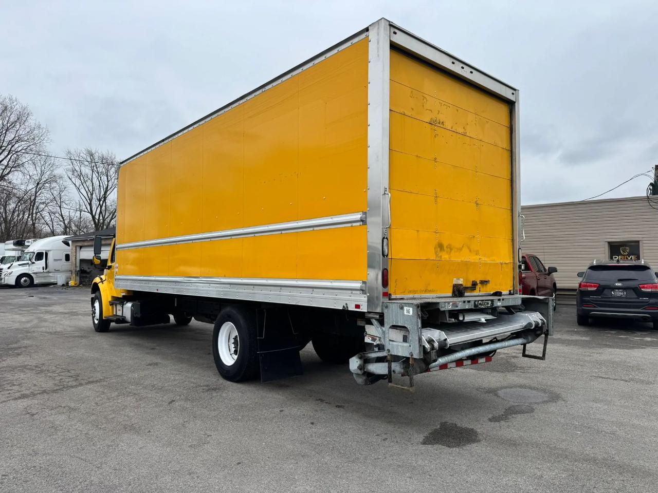 Freightliner M2 106 Medium Duty  2017