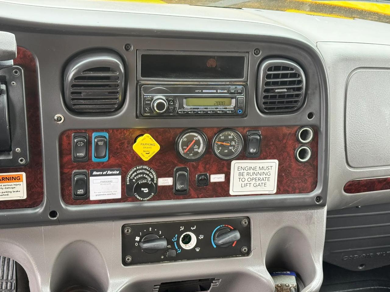 Freightliner M2 106 Medium Duty  2017