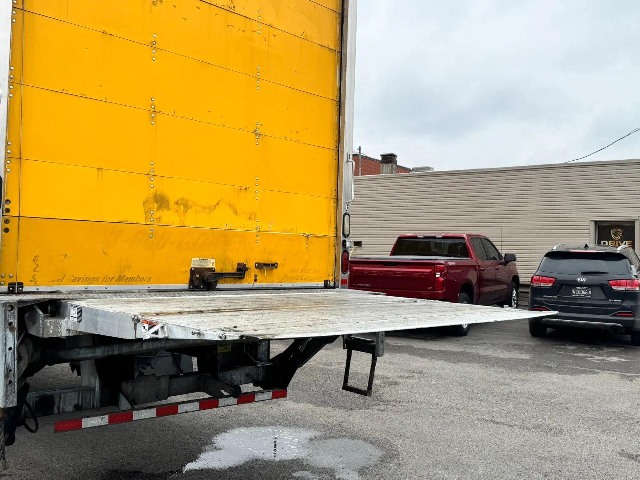 Freightliner M2 106 Medium Duty  2017