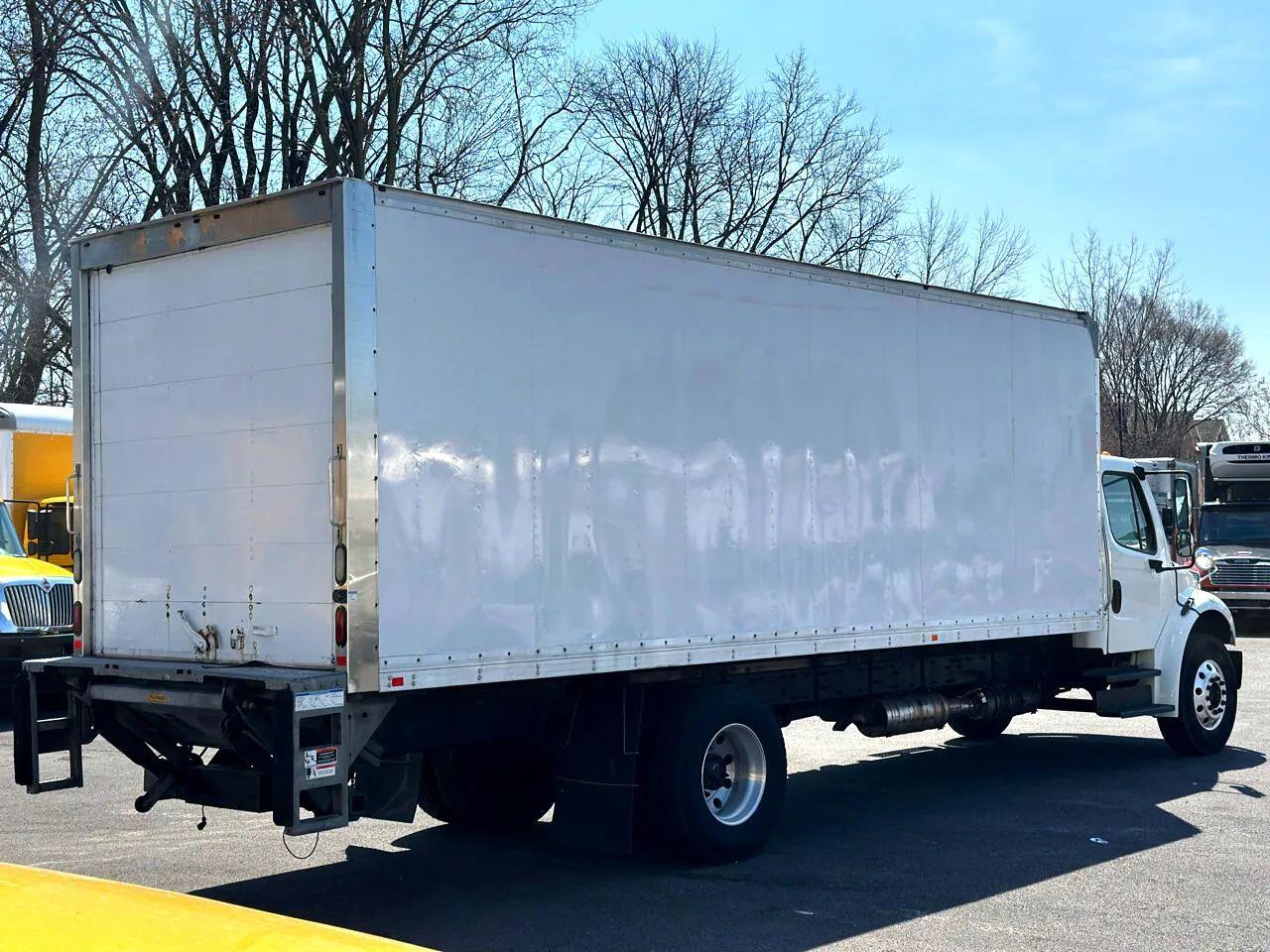 Freightliner M2 106 Medium Duty  2017