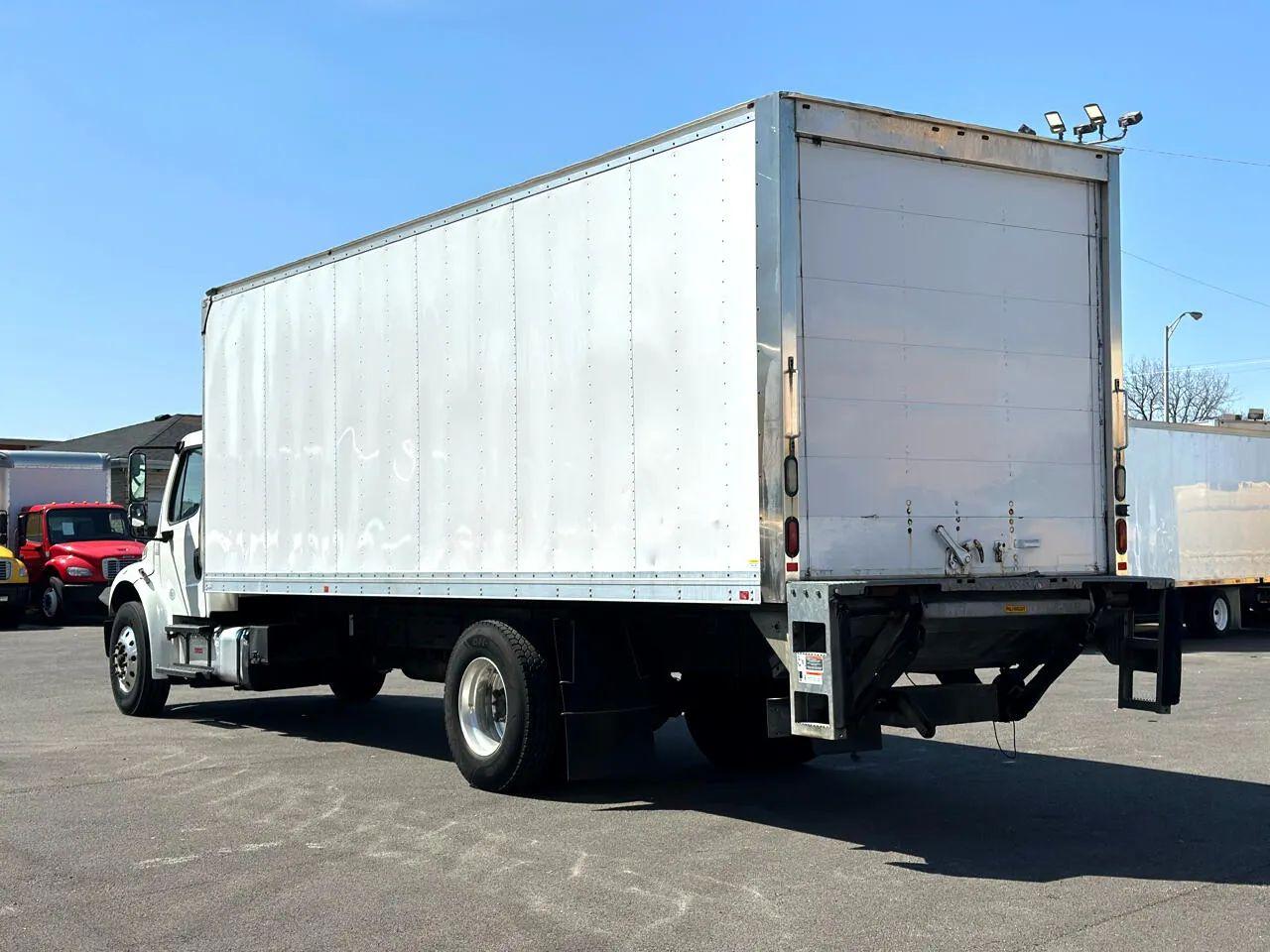 Freightliner M2 106 Medium Duty  2017