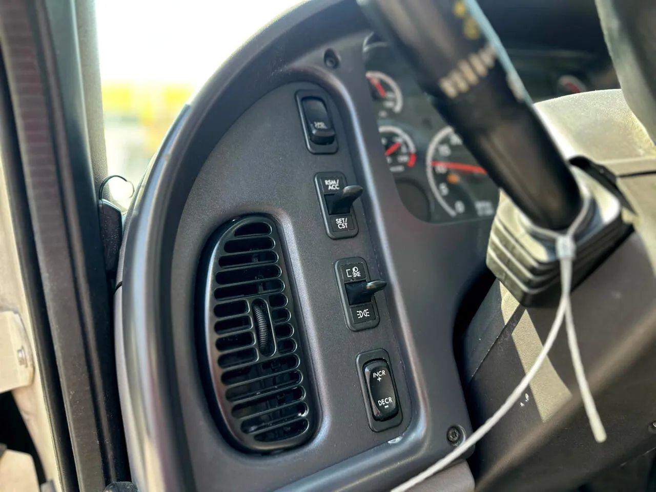 Freightliner M2 106 Medium Duty  2017