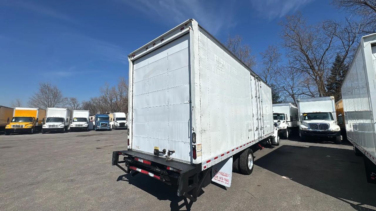 Freightliner M2 106 Medium Duty  2017