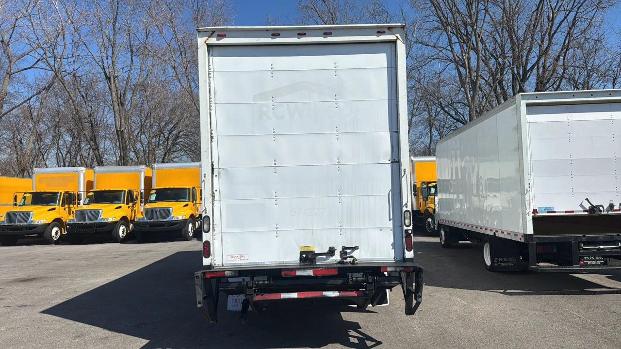 Freightliner M2 106 Medium Duty  2017