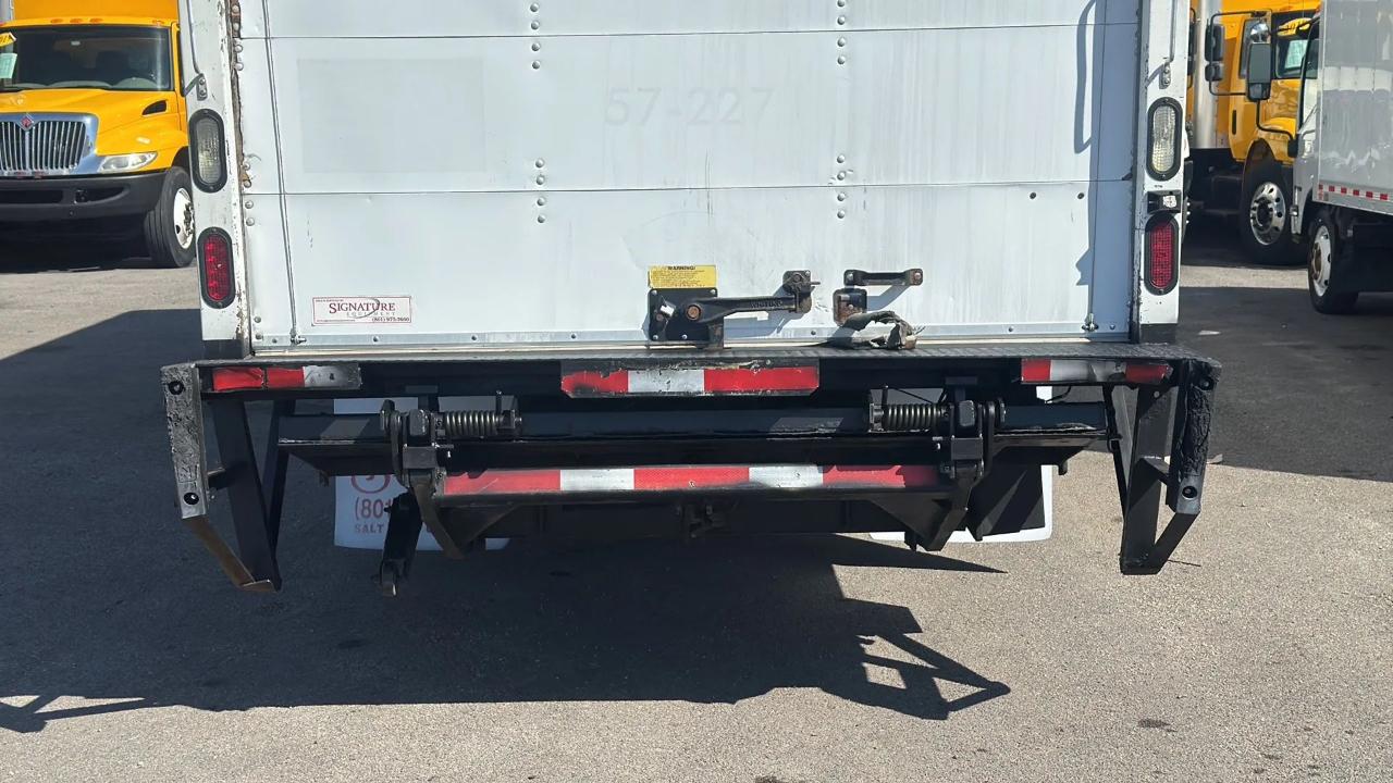 Freightliner M2 106 Medium Duty  2017