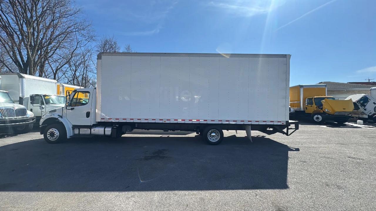 Freightliner M2 106 Medium Duty  2017